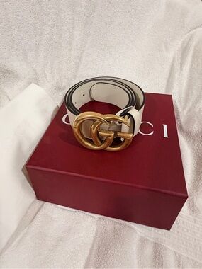 Gucci White Leather Belt with Gold Double G Buckle